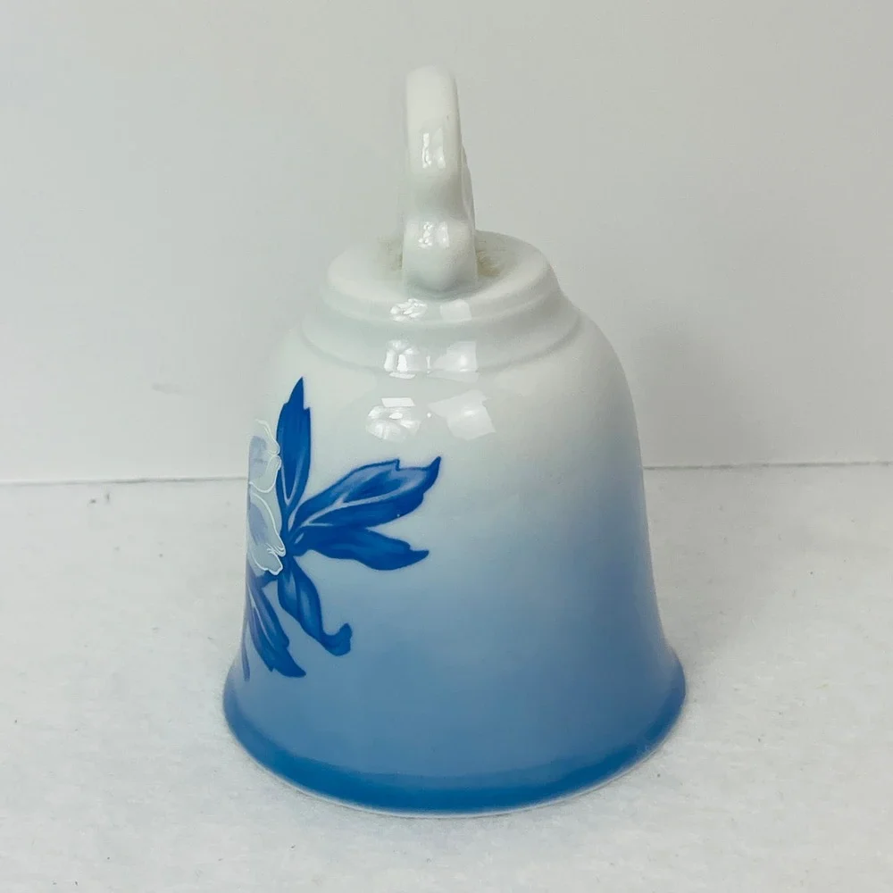Bing & Grondahl Danbury Mint Blue White Floral Porcelain Bell Denmark 2172 4in